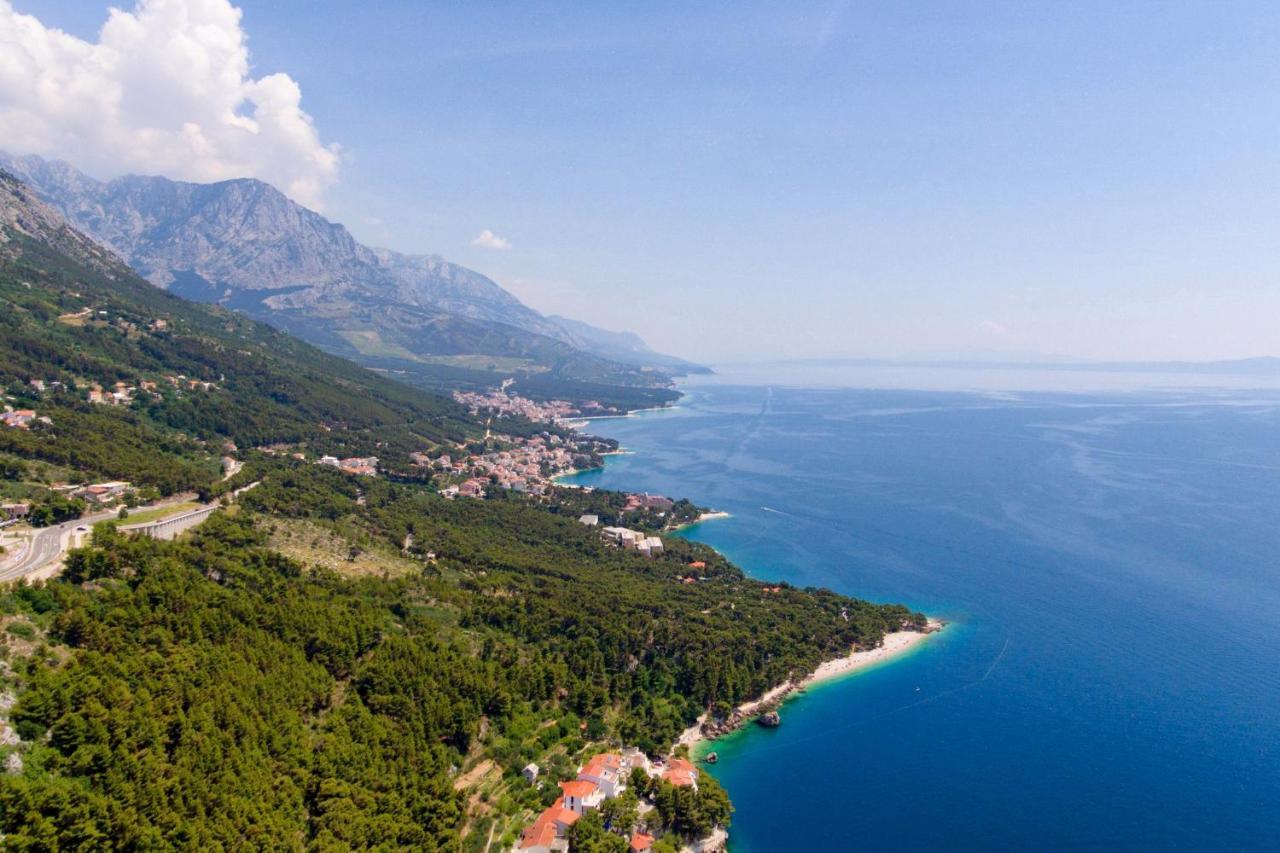 Apartments With A Parking Space Brela, Makarska - 16603 Zewnętrze zdjęcie