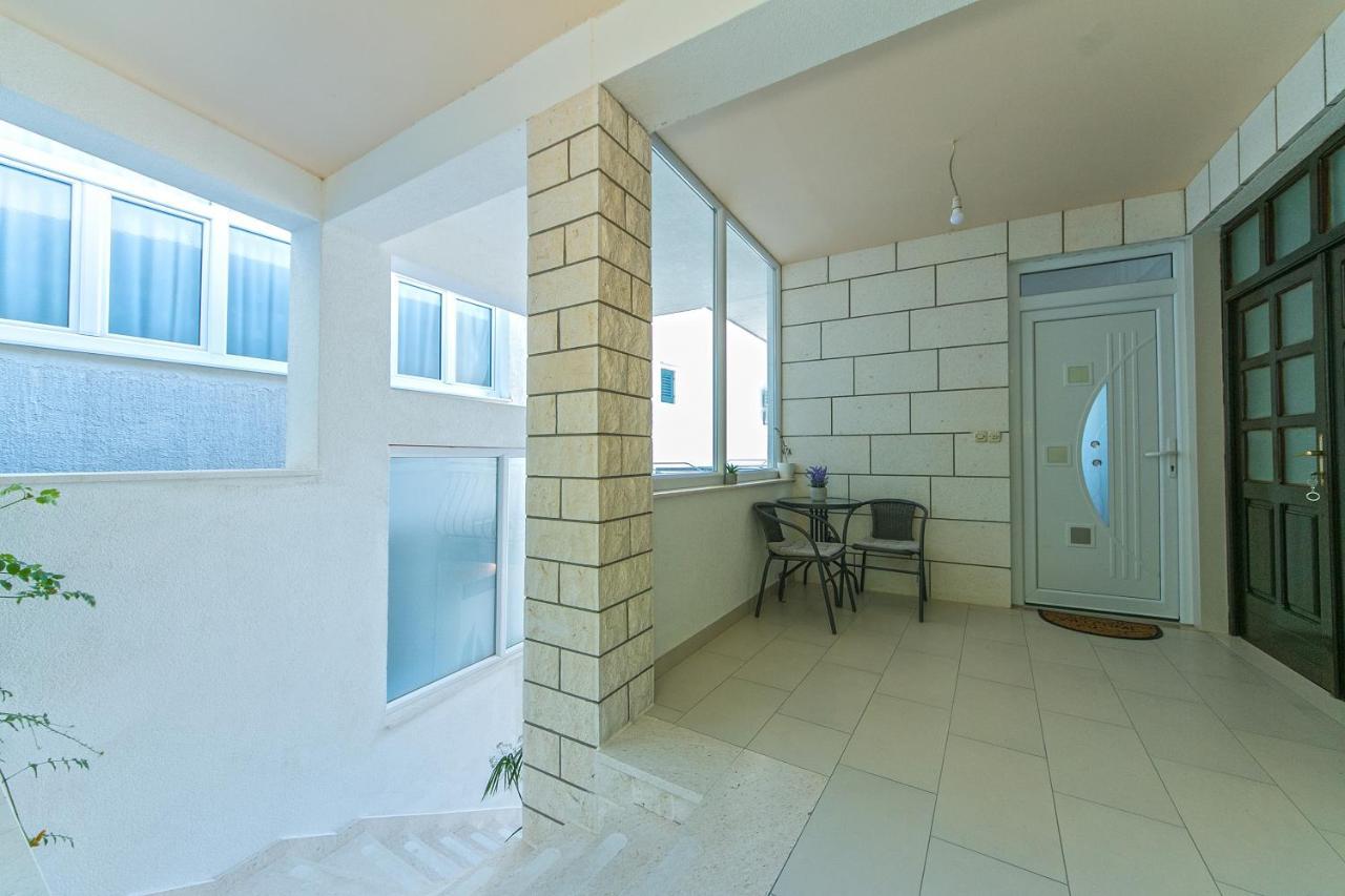 Apartments With A Parking Space Brela, Makarska - 16603 Zewnętrze zdjęcie