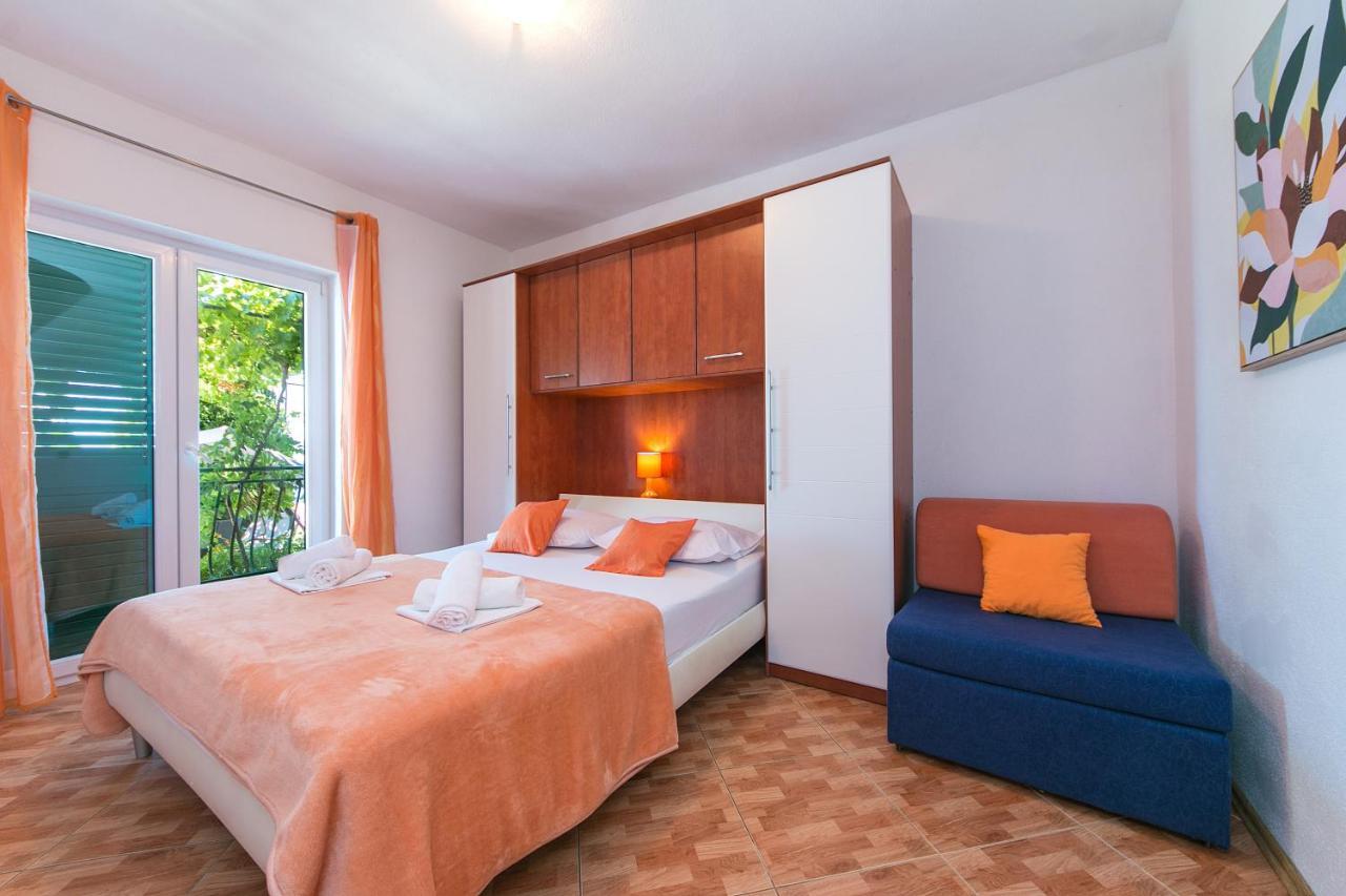Apartments With A Parking Space Brela, Makarska - 16603 Zewnętrze zdjęcie